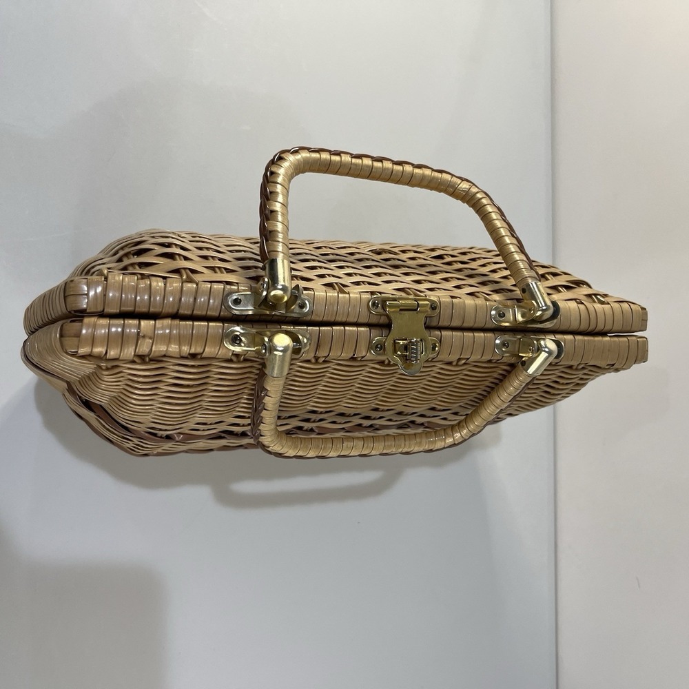 Vintage Wicker Rattan Handbag British Hong Kong Double Handles Footed Turnlock - Picture 3 of 8